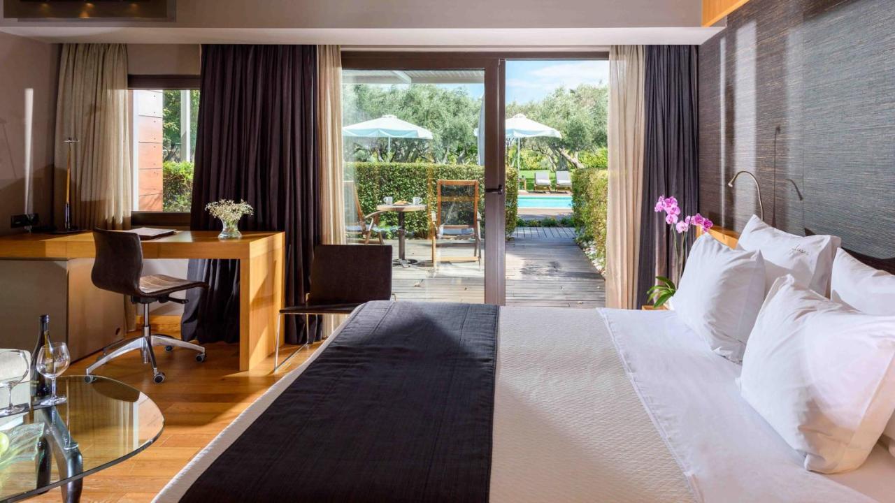 Alexander Beach Hotel & Spa Alexandroupoli Exterior photo A room at the hotel