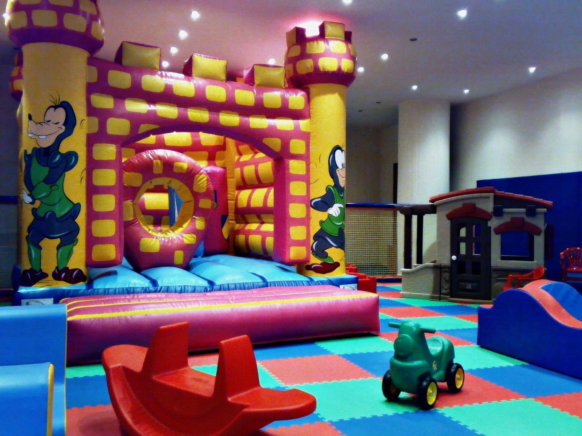 Alexander Beach Hotel & Spa Alexandroupoli Exterior photo An indoor play area