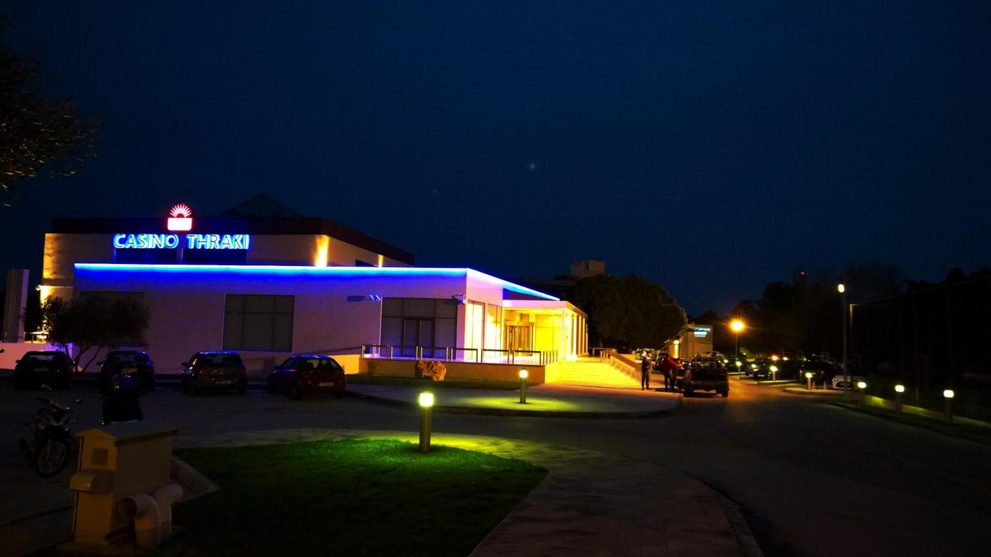 Alexander Beach Hotel & Spa Alexandroupoli Exterior photo The casino in the evening