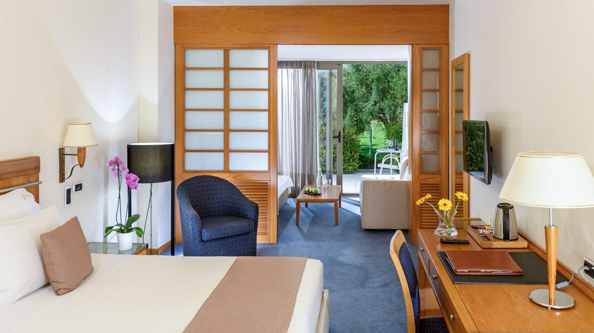 Alexander Beach Hotel & Spa Alexandroupoli Exterior photo A room at the hotel