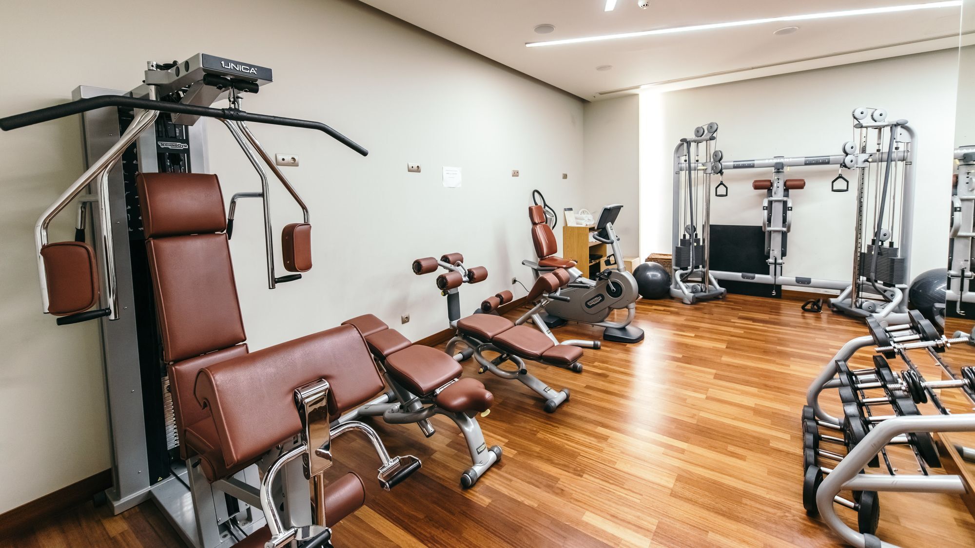 Alexander Beach Hotel & Spa Alexandroupoli Exterior photo A gym in a hotel