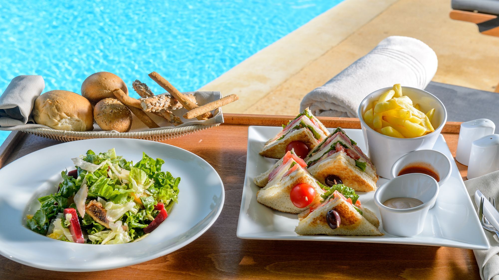 Alexander Beach Hotel & Spa Alexandroupoli Exterior photo A selection of light lunch items