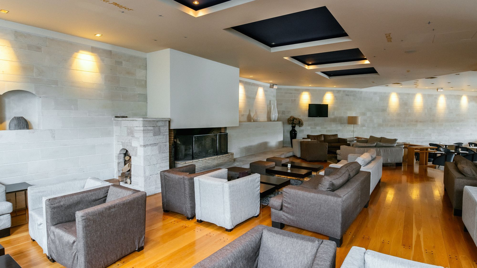 Alexander Beach Hotel & Spa Alexandroupoli Exterior photo The lounge at the airport